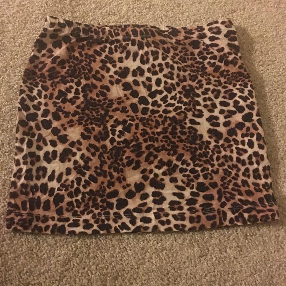 H&M Basic Cheetah Print Mini Skirt